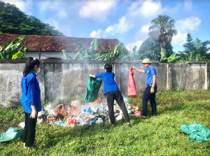 RA QUÂN TUYÊN TRUYỀN PHÂN LOẠI RÁC THẢI TẠI NGUỒN