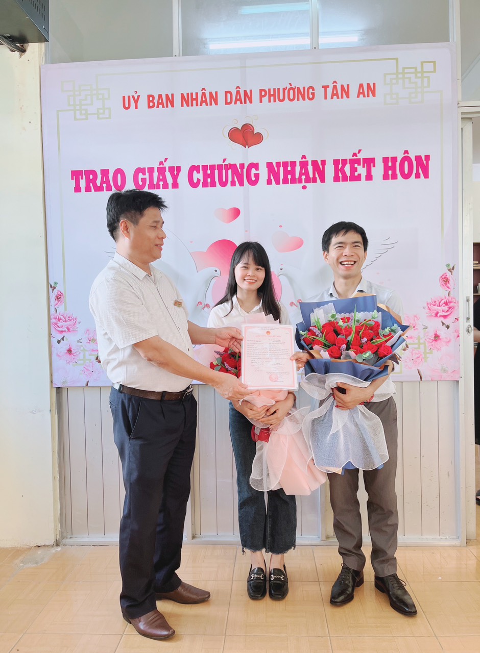 LỄ TRAO GIẤY CHỨNG NHẬN KẾT HÔN