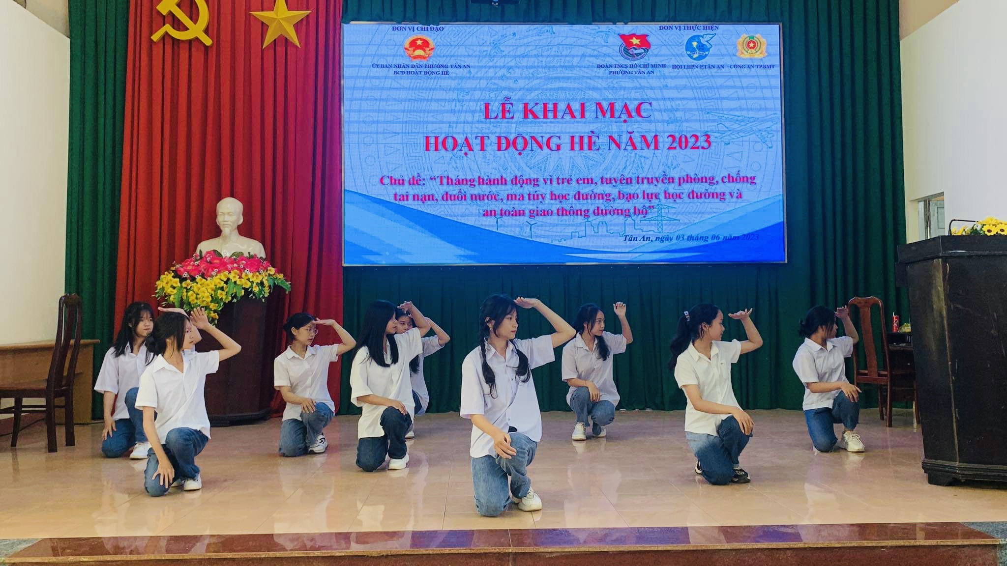 UBND PHƯỜNG TÂN AN TỔ CHỨC KHAI MẠC HÈ VÀ SINH HOẠT CHỦ ĐỀ “THÁNG HÀNH ĐỘNG VÌ TRẺ EM, TUYÊN TRUYỀN PHÒNG, CHỐNG TAI NẠN, ĐUỐI NƯỚC, MA TUÝ HỌC ĐƯỜNG, BẠO LỰC HỌC ĐƯỜNG VÀ AN TOÀN GIAO THÔNG ĐƯỜNG BỘ”